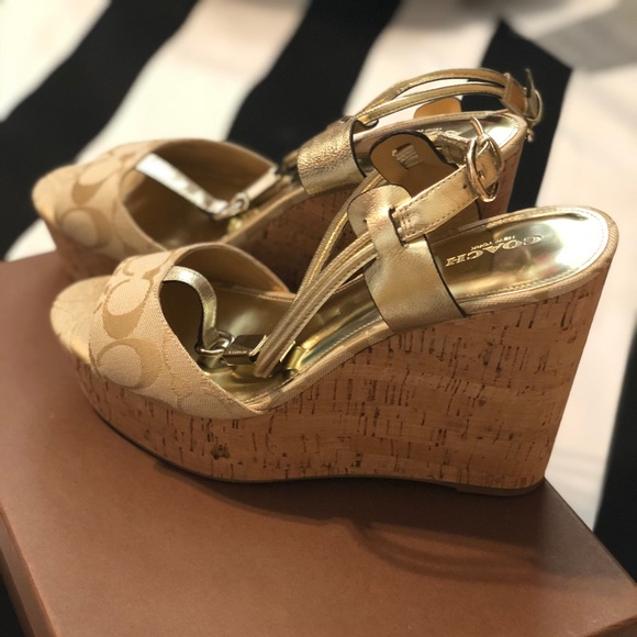Coach Linden Metallic/Ivory wedge - Picture 2 of 4